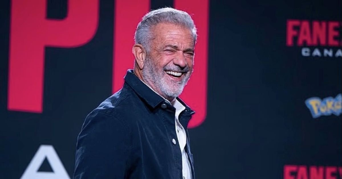  MEL GIBSON SLAMMED FOR MOCKING DEAF INTERPRETER - Second Image
